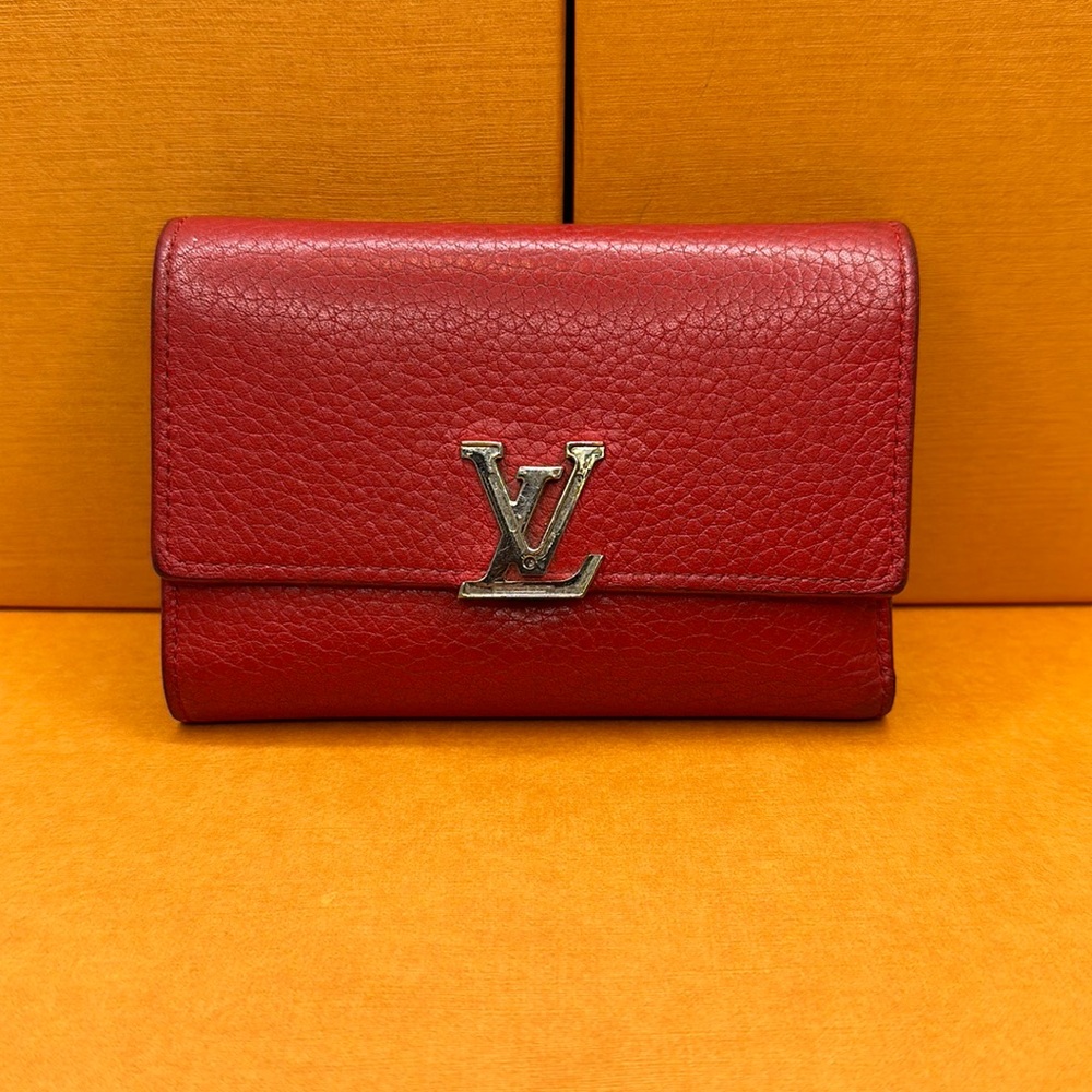 Beautiful Pre-Owned Louis Vuitton trifold Wallet